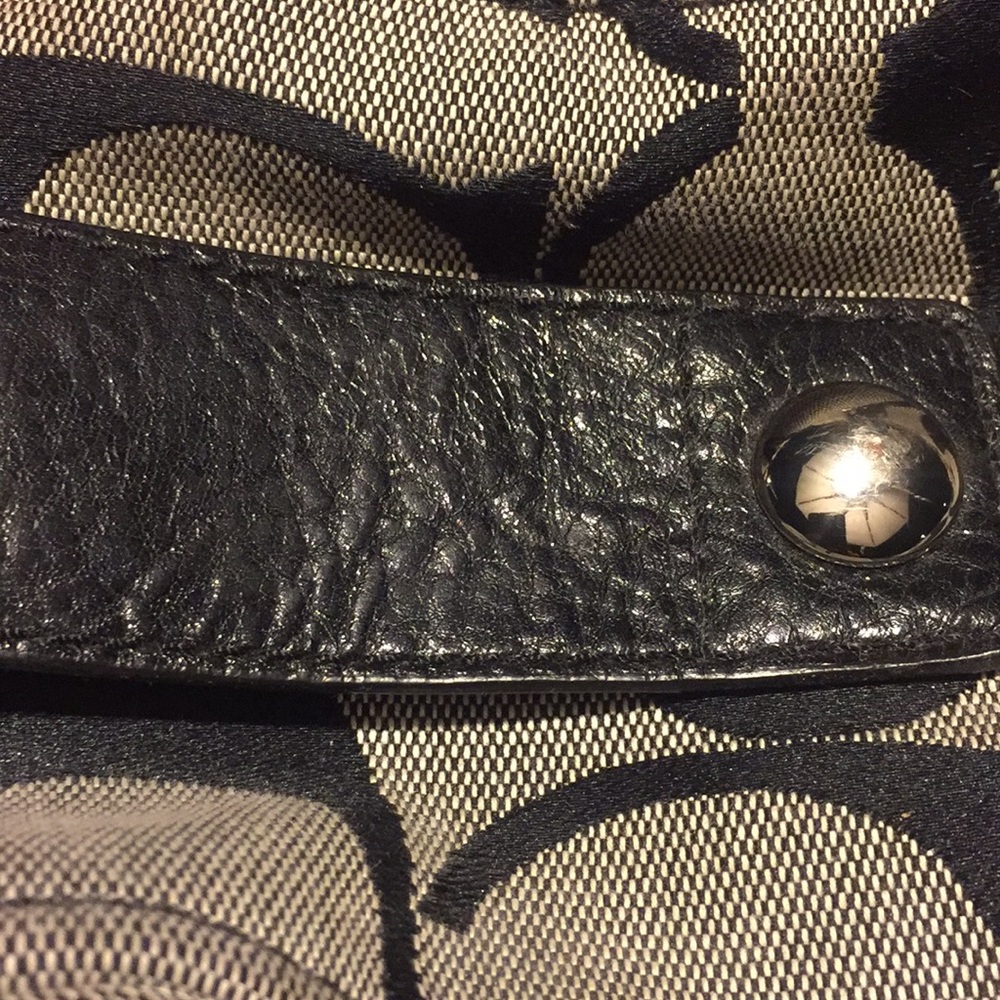 Coach - Picture 3 of 6